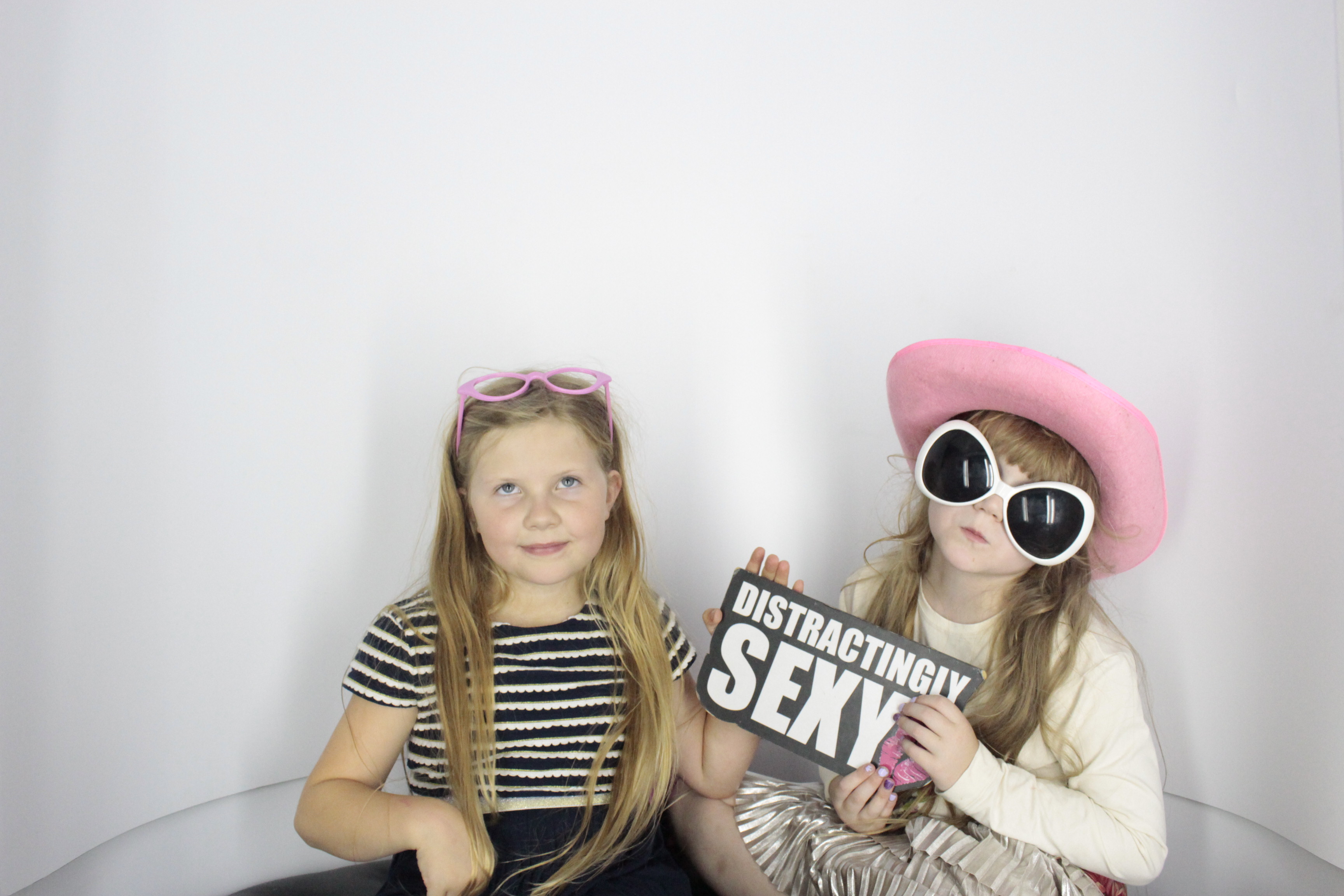 Nadine 40th Birthday  | View more photos from the event at gallery.myphotoboothexperience.co.uk/u/MyPhotoBoothExperienceLtd/Nadine-40th-Birthday